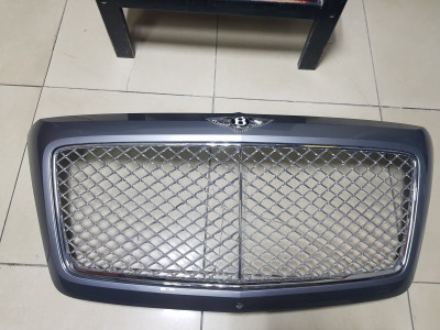 Bentley Bentayga Grill